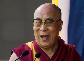 لغو سفر دالایی لاما به آمریکا به توصیه پزشکان