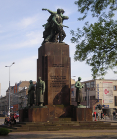 خشم روسیه از تخریب بنای یادبود جنگ جماهیر شوروی در لهستان