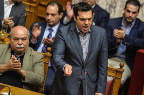 تصویب بسته اصلاحاتی وام‌دهندگان بین‌المللی در پارلمان یونان