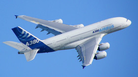 1438593589329_Airbus_A380_blue_sky.jpg