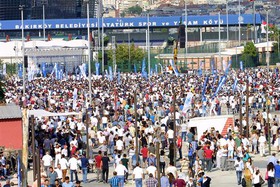 راهپیمایی بزرگ مردم ترکیه در حمایت از برقراری صلح