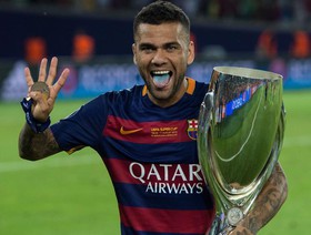 1439355787763_dani-alves-el-jugador-con-mas-ritmo-del-barca-sevilla.jpg