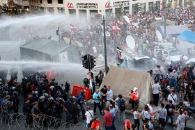 بیش از 100 زخمی در اعتراضات به "بحران زباله" در بیروت