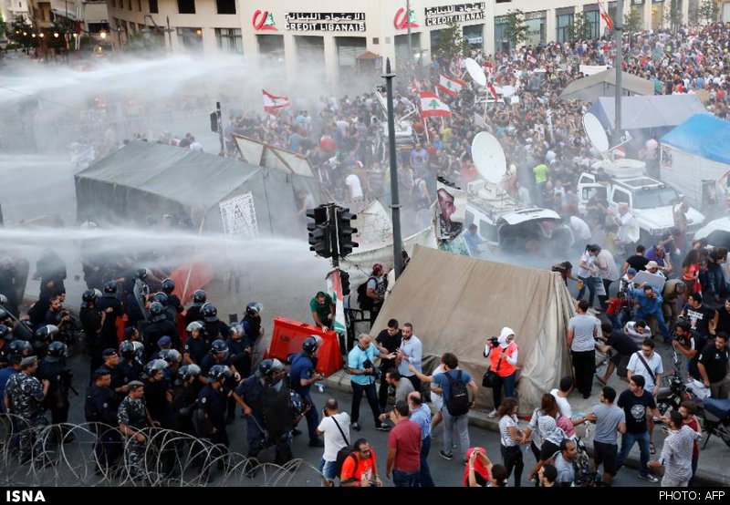 درگیری‌ معترضان لبنانی با نیروهای امنیتی در بیروت