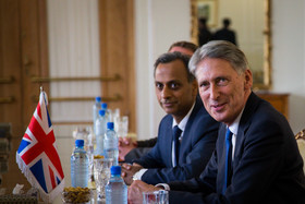 هاموند: بازگشایی سفارت انگلیس در تهران اولین قدم در تسهیل روابط است