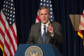 جب بوش: پوتین باید با پیامدهای مداخله‌اش در سوریه مواجه شود