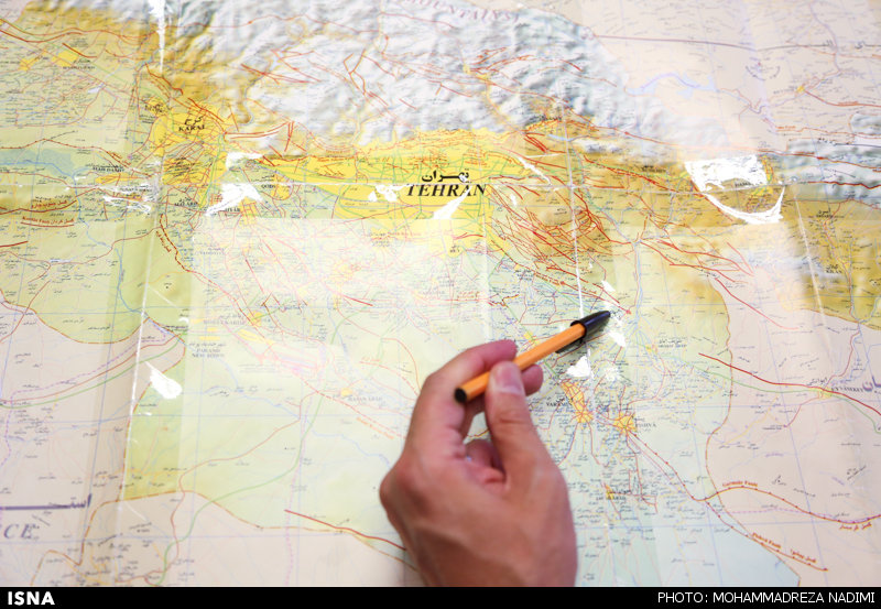 مطالعه و پهنه‌بندی خطر و ارزیابی ریسک زلزله در منطقه کلاستر تهران در یونسکو