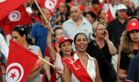 فعالان تونسی در اعتراض به لایحه پیشنهادی "آشتی" تظاهرات کردند