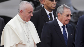 پاپ: سازش کوبا- آمریکا الگویی برای سیاستمداران جهان است