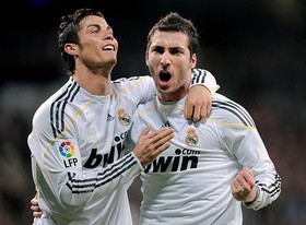 1443420967166_Cristiano-Ronaldo-Higuain-celebran-gol-blanco.jpg