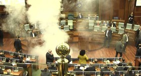 انفجار در جلسه پارلمان کوزوو