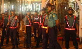 در حمله به حسینیه شیعیان بنگلادش یک نفر کشته و 80 تن زخمی شدند