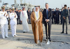 کلنگ‌زنی احداث پایگاه نظامی انگلیس در بحرین
