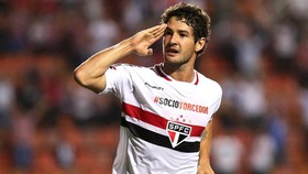 1446444133857_Alexandre-Pato.jpg