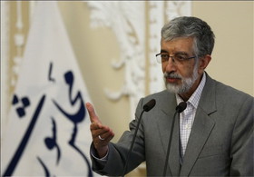 دشمن منشأ اصلی قدرت ایران یعنی اعتقادات را هدف قرار داده است