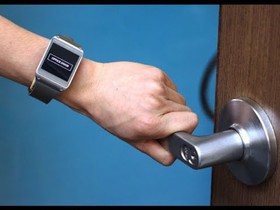 1447419961588_Em-Sense enables smartwatches to automatically recognise what objects users are touching.jpg