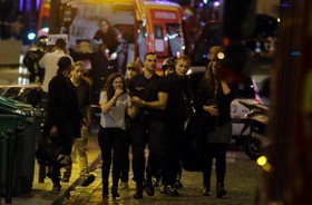 تاثیر حملات پاریس بر رقابت‌های انتخاباتی در آمریکا/ بحث‌ "امنیت ملی" داغ می‌شود