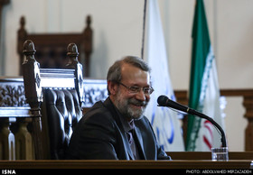 نشست خبری لاریجانی به مناسبت روز مجلس