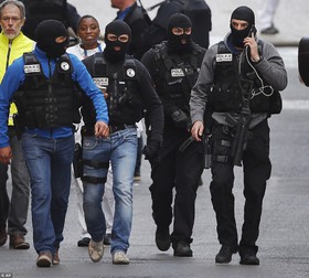 "قوانین جدید وضعیت فوق‌العاده در فرانسه حق شهروندانش را ضایع می‌کند"