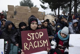 اعتراض مهاجران در مرز یونان-مقدونیه