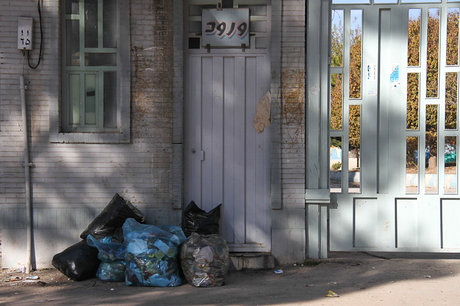 زباله‌های سرگردان در خیابان‌های کوهدشت