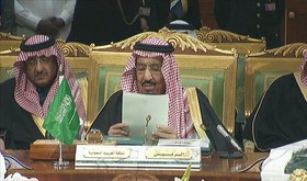 پادشاه عربستان مدعی حمایت از حل مسالمت‌آمیز بحران‌های سوریه و یمن شد