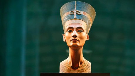 مجسمه نفرتیتی