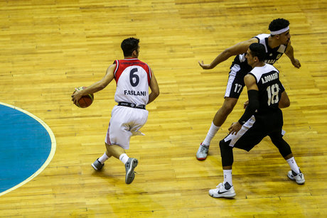 مسابقه بسکتبال دو تیم شهرداری گرگان و شیمیدر 