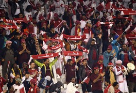 1453198590978_qatar_fans.jpg