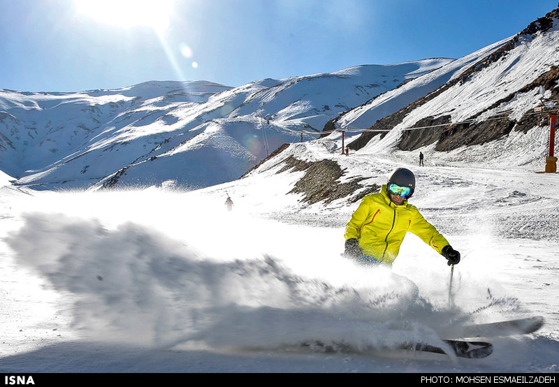 تجربه ورزش‌های زمستانی در برف‌های ارتفاعات بینالود