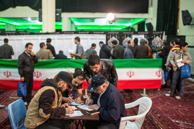 بلومبرگ: سرمایه‌گذاران خارجی از پیروزی میانه‌روها در ایران خرسند می‌شوند