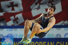 1457773524284_Petriashvili(GEO)_is_celebrating_bronze_medal_-120kg.jpg