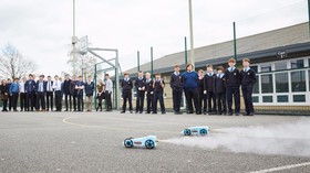 1461056837485_bloodhound-race-for-the-line-bbc-micro-bit-model-rocket-car-competition-1.jpg