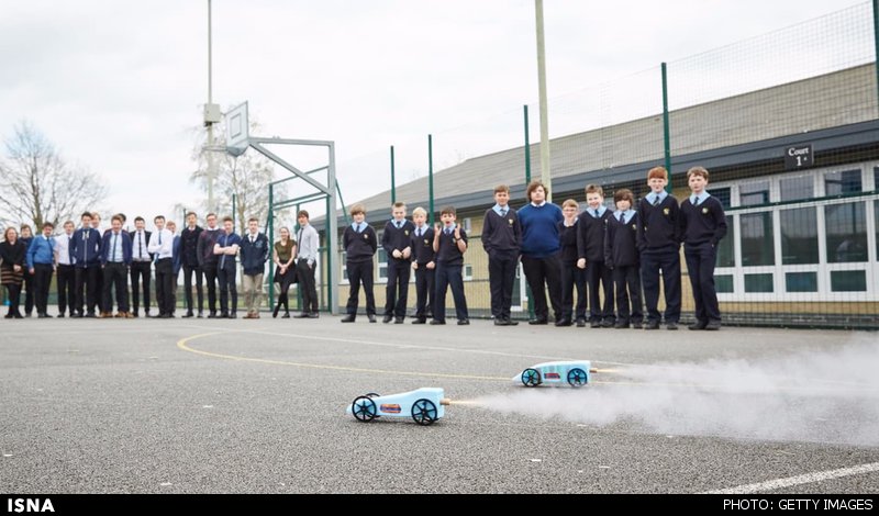 1461056837485_bloodhound-race-for-the-line-bbc-micro-bit-model-rocket-car-competition-1.jpg