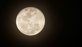 1464092429766_491903-moon.jpg