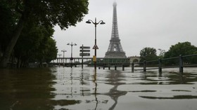 1465015993750_160604024059_paris_flood_640x360_afp_nocredit.jpg