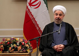 روحانی: حضور زنان در عرصه اجتماع تهدید نیست