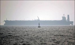 نفتکش ایرانی از چنگ دوازده فروند قایق تندرو دزدان دریایی نجات یافت