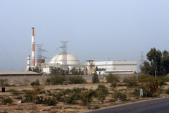 یک مقام آگاه: ایران و روسیه برای ساخت 8 راکتور اتمی در حال مذاکره هستند