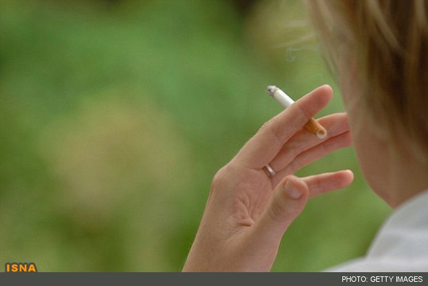 والدین سیگاری تهدیدی برای سیگاری شدن مادام‌العمر نسل بعدی 1