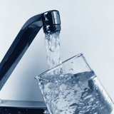 فیروزی: مردم نطنز در طول شبانه روز 13 ساعت بیشتر آب شرب ندارند