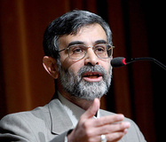 احمدی نژاد فعلاً برنامه‌ای برای انتخابات ندارد/عضو یکتا نیستم