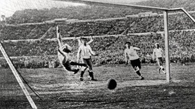 1930، جام سرخپوستی به اروگوئه رسید!