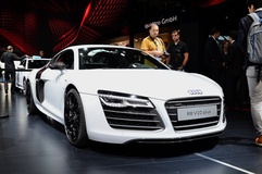 7-2013-Audi-R8-V10-Plus-jpg_112239.jpg