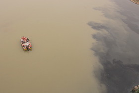 رودخانه‌های خوزستان نیازمند هشداردهنده آلودگی نفتی هستند