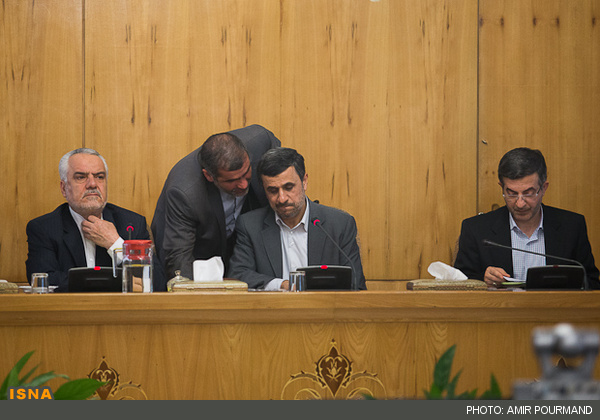 احمدی‌نژاد از اتهامات رحیمی اعلام برائت کرد