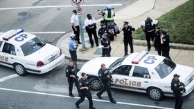 اوباما برای تجهیز پلیس به لباس‌های دوربین‌دار از کنگره کمک خواست