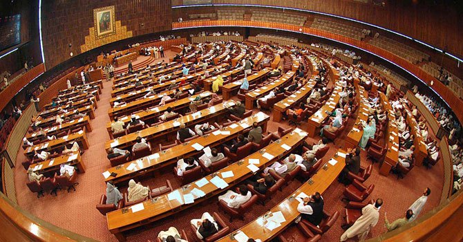 پارلمان پاکستان در بحبوحه حملات نظامی قانون ضدتروریسم را تصویب کرد