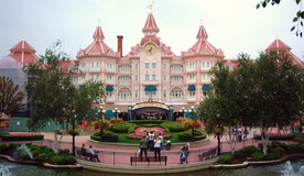 Disneyland Resort In Paris Of France-1.jpg