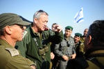 Flickr_-_Israel_Defense_Forces_-_Lt._Gen._Benny_Gantz_Tours_Borders_(3).jpg